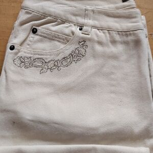Liz Claiborne Cream Embroidered Jeans